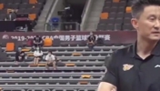 😂杜锋此前在广东那些经典名场面：超级高水平！打游戏去...